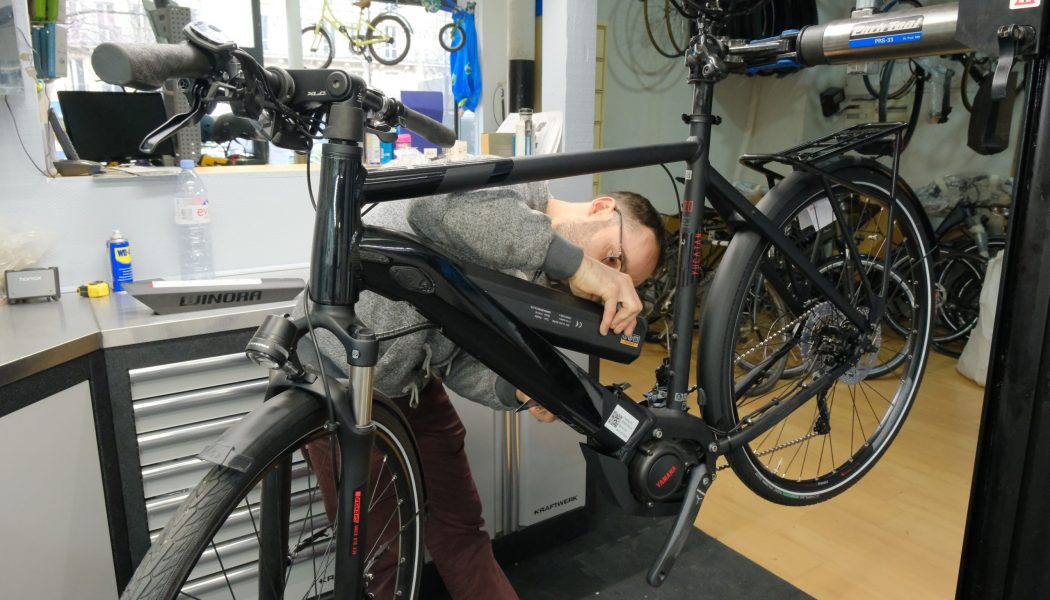 Esprit vélo Paris Atelier de Réparation Controle Pression Pneu