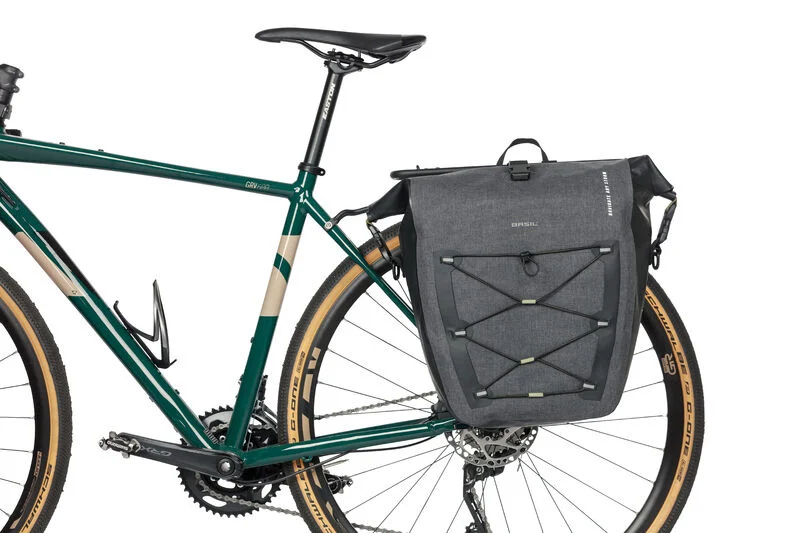 basil-navigator-storm-l-single-pannier-bag-25-31-l