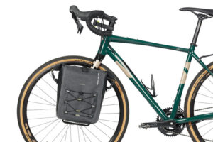 basil-navigator-storm-m-single-pannier-bag-12-15-l (2)